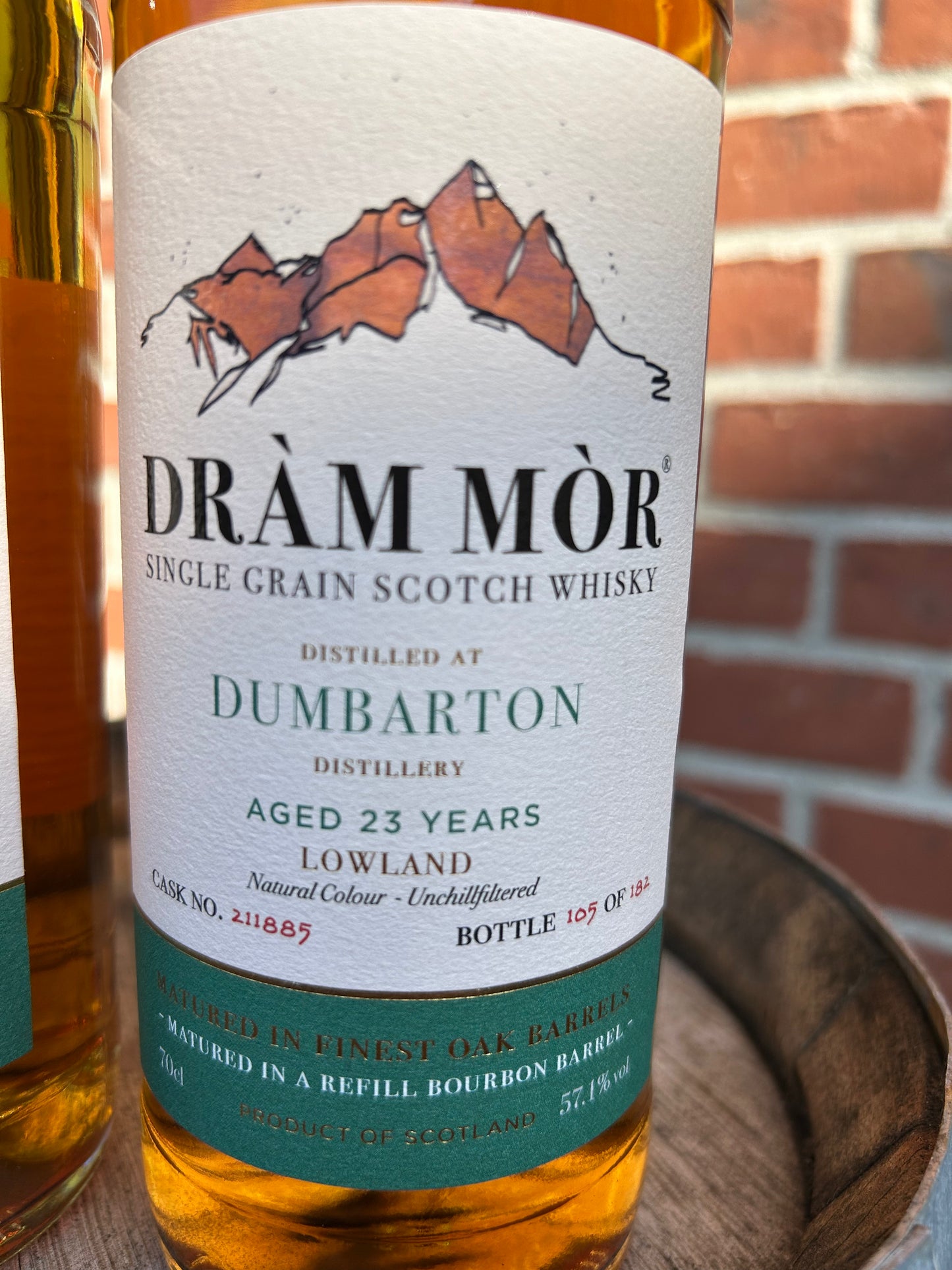 Dumbarton 2000 23 år Single Grain Whisky 57,1% Dràm Mòr