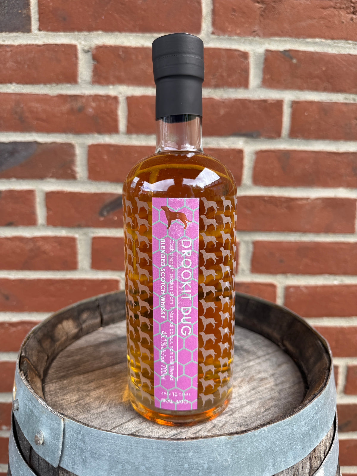 Drookit Dug Final Batch 2016 10 år blended whisky 45,1%. Little Brown Dog