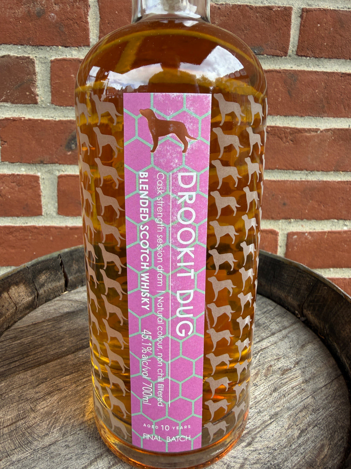 Drookit Dug Final Batch 2016 10 år blended whisky 45,1%. Little Brown Dog